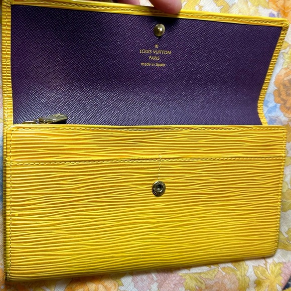 LV Epi Long Wallet Auth. Vintage - Picture 7 of 10